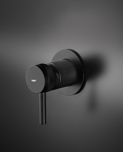 אינטרפוץ 3 דרך בונטון/אורבן פדרו שחור מט